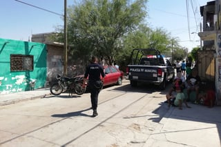 Localizan el cadáver de un hombre en el patio de su casa, en la colonia Francisco Villa, de Torreón. (EL SIGLO DE TORREÓN)