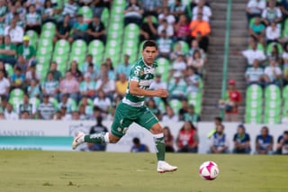 La tarde de este domingo, Santos Laguna anunció la transferencia temporal sin opción de compra del jugador Jesús Angulo a su hermano en Orlegi, los Rojinegros del Atlas. (ARCHIVO)