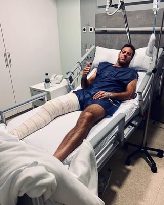 El jugador argentino se había lesionado el pasado martes en el torneo de Queen's, en Londres, durante el partido contra el canadiense Denis Shapovalov. (ESPECIAL)

