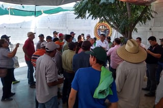 El comité sindical pidió el apoyo de la CTM; promoverán la expulsión del secretario general, Bruno de la Cruz Hinojosa.  (EL SIGLO DE TORREÓN)