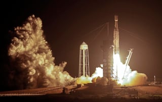 El lanzamiento del Falcon Heavy se produjo en el Centro Espacial John F. Kennedy. (AP)