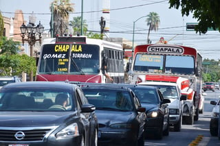 Afirma el alcalde Jorge Zermeño que el tema del Metrobús fue 'manipulado' por los transportistas de La Laguna de Durango, esto durante la reciente visita que hizo el presidente a Gómez Palacio. (FERNANDO COMPEÁN)