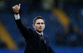 El exjugador inglés, Frank Lampard, podría vivir su segunda experiencia dentro del banquillo del equipo londinense del Chelsea. (AP)