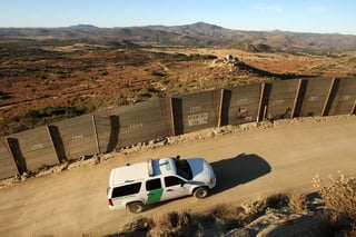 El senado de EUA aprueba una iniciativa de ley para afrontar la crisis en la frontera sur del país. (AGENCIAS)