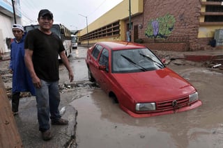 El presidente Andrés Manuel López Obrador aseveró que en los gobiernos anteriores, el Fondo de Desastres Naturales (Fonden) era visto como “un barril sin fondo”, pues eran capaces de declarar estado de emergencia para que entrara ese programa. (ARCHIVO)