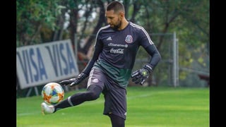  Jonathan Orozco ya se reintegró a la selección mexicana de futbol, luego que se ausentó desde el pasado lunes debido a que viajó a México para atender un asunto personal. (ESPECIAL)
 