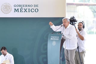 Empresarios laguneros consideran que el presidente López Obrador sigue en campaña a un año de haber ganado la presidencia. (ARCHIVO)