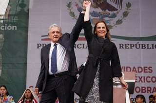 Este lunes, el presidente de México festejó su gran triunfo electoral de hace un año y aseguró que en siete meses de Gobierno, logró transformar la vida pública de México. (NOTIMEX)
