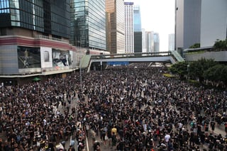 La manifestación fue multitudinaria, la mayor que se ha registrado en un 1 de julio, fecha conmemorativa en Hong Kong.