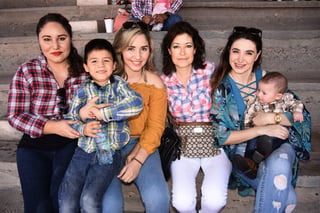 Jessica, Rubén, Eva, Erika, Tania y Miguelito.
