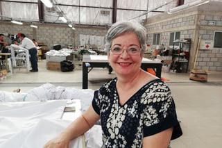 Ivonne logró tras un año de laborar en la maquiladora de Projulab cotizar ante el IMSS y tramitar su pensión. (VIRGINIA HERNÁNDEZ)