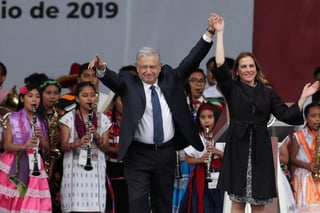 Figuras públicas de México contrastaron en lo que fue el magno evento del presidente en CDMX. (EL UNIVERSAL)
