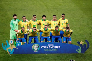 La selección brasileña se impuso a Argentina el martes y peleará por el título ante Perú, en el mítico Maracaná. (EFE)