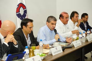 Unidad.- Miguel Riquelme se reunió con industriales de Canacintra y trataron temas de seguridad, infraestructura y desarrollo. (YOLANDA RÍOS)