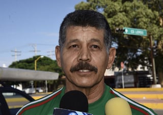 Uno de los orgullos de Arturo Martínez, es que en cada localidad donde cruza la regata, lugareños preguntan por 'El Ranchero'. (JESÚS GALINDO)