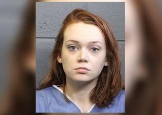 La arrestaron por intoxicación y luego descubrieron que todo ese tiempo, su hija estaba en casa sola. (INTERNET)