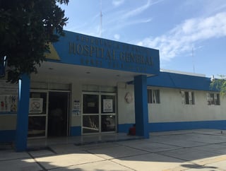 Los jóvenes que resultaron lesionados en el accidente fueron trasladados al Hospital General de Gómez Palacio para su atención Médica. (EL SIGLO DE TORREÓN)