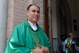 Obispo de Gómez Palacio ratifica al padre Julio Carrillo como vicario general de la diócesis. (EL SIGLO DE TORREÓN)