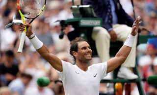 Rafael Nadal no requirió de tanto esfuerzo para instalarse entre los ocho mejores tenistas en el campeonato de Wimbledon. (EFE)