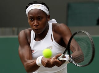 La juvenil tenista sorprendió a todo el mundo durante el torneo británico cuando eliminó a la experimentada Venus Williams. (AP)