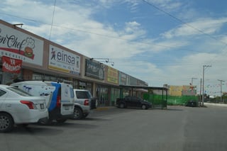 El negocio opera ya, gracias a un amparo, en el sector oriente de la ciudad; los propietarios del comercio piden 'agilizar' los trámites necesarios a la dirección de Protección Civil de Torreón. (ROBERTO ITURRIAGA)