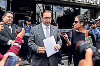 El exgobernador de Veracruz, Javier Duarte, aseguró que pactó su entrega a cambio de que la administración de Enrique Peña Nieto dejara en paz a su familia. (ARCHIVO)