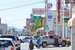Rechazan autoridades que se pongan 'trabas' a los permisos que se otorgan para nuevos negocios en el municipio de Torreón. (EL SIGLO DE TORREÓN)