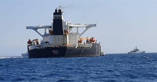 La semana pasada el petrolero 'Grace 1' fue detenido por un destacamento de la Marina británica en aguas de Gibraltar. (ESPECIAL)