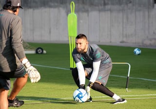 El portero albiverde se incorporó a la pretemporada del primer equipo luego de su participación con la Selección Mexicana durante la Copa Oro 2019, donde recientemente se coronaron campeones.
