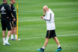 Zidane ha tenido que marcharse de la concentración poco antes de iniciar el cuarto día de entrenamiento en las instalaciones del Montreal Impact. (ARCHIVO)