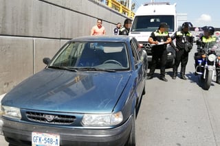 Las distintas corporaciones de rescate y de seguridad del municipio de Gómez Palacio acudieron al lugar para atender la emergencia. (EL SIGLO DE TORREÓN)