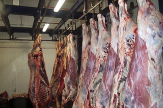 En los rastros municipales se realiza el sacrificio de animales a fin de proporcionar a la ciudadanía carne en buen estado. (EL SIGLO DE TORREÓN)