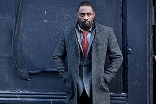 Luther. Idris no descarta realizar un largometraje basado en el personaje, pues afirmó, ya se está trabajando en el guión.