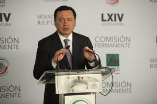 El hoy senador del Partido Revolucinario Institucional (PRI), Miguel Ángel Osorio Chong, negó la existencia de un acuerdo en el arresto de exgobernador de Veracruz Javier Duarte. (ARCHIVO)