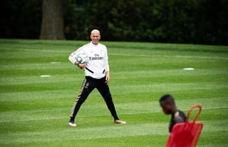 Zidane dejó el último viernes la concentración madridista en Canadá para desplazarse a tierras francesas. (EFE)