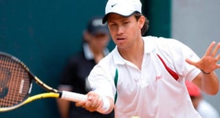 Mexicano avanza en torneo de tenis de Newport
