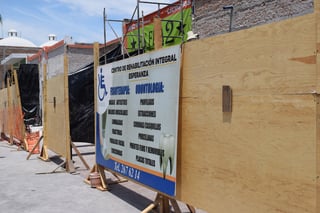 Iniciaron las obras de arreglo de fachadas en el Paseo Independencia, lo cual será perjudicial para algunos establecimientos. (EL SIGLO DE TORREÒN / MA. ELENA HOLGUÌN)