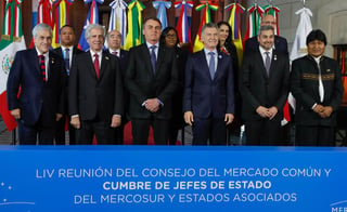 En la declaración, emitida en el marco de la cumbre del Mercosur que se celebra en la ciudad argentina de Santa Fe, se afirma que por la crisis unos 4 millones de venezolanos se vieron forzados a emigrar en busca de mejores condiciones de vida. (EFE)