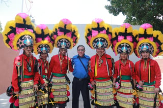 Invitados. El 'Profe Timy' y el grupo de danza Los Pekes participarán en el Festival Internacional de Cultura de Saltillo. (ESPECIAL)