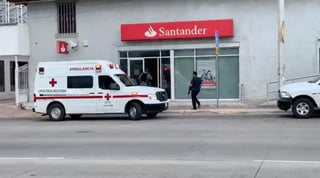 En asalto a banco en Durango se reportó toma de rehenes; minutos después fue desmentido.