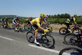 Julian Alaphilippe portará hoy el malliot amarillo por 13er día consecutivo en el Tour de Francia.