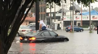 La lluvia de éste jueves ha dejado encharcamientos e inundaciones en algunas calles y alcaldías de la CDMX. (EL UNIVERSAL)