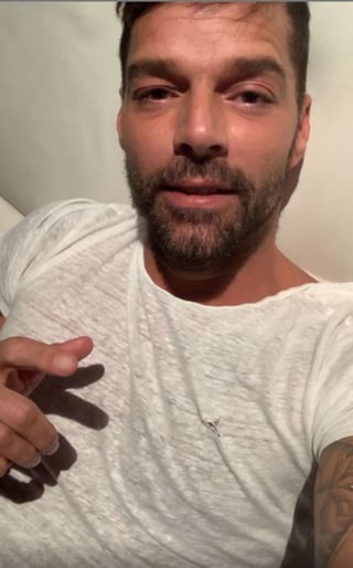 Emoción. El cantante Ricky Martin aplaude renuncia de Rosselló a gubernatura.
