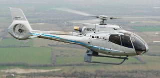 El helicóptero marca Eurocopter tipo EC130T2, blanco, modelo 2014, matrícula XA-VRG accidentado era propiedad de la empresa de taxis aéreos “Servicios Aéreos La Viña”. (ESPECIAL)