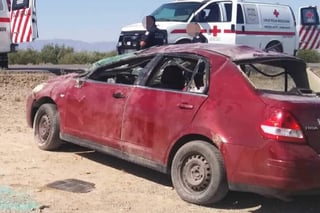 Familia que se dirigía a Mazatlán sufre accidente en la Saltillo-Torreón.