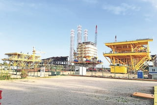 Se otorgó una derrama de 349.2 millones de dólares a las empresas ICA, Samsung y KBR para llevar a cabo la primera fase de la nueva refinería de Dos Bocas. (ARCHIVO)