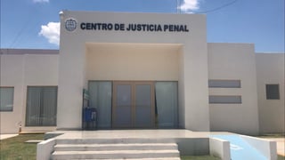 Fue el día de ayer que bajo la causa penal 1463/2019 continuó la audiencia inicial de vinculación a proceso en contra de Omar Alejandro (N), en el Centro de Justicia Penal en Saltillo. (ARCHIVO)