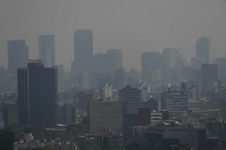 El gobierno de la Ciudad de México desmintió que haya faltado al ordenamiento legal de emitir alertas sobre la calidad del aire cuando el índice llega a los 100 puntos IMECA, como señaló el grupo ambientalista Greenpeace. (ARCHIVO)