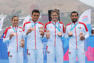 El equipo mexicano de relevo mixto logró colgarse bronce en la justa panamericana. (JAM MEDIA)