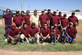 Convivieron y compitieron sobre el diamante del estadio de la sección 74, trabajadores de Parques y Jardines, Sindicato de Trabajadores del Municipio y del Sindicato Mayoritario del Municipio de Torreón. (EL SIGLO DE TORREÓN)